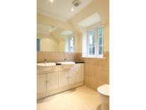 Badgerswood Drive, en-suite bathroom i