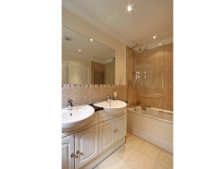 Badgerswood Drive, en-suite bathroom ii